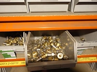 Volledige inhoud rek sanitaire koppelstukken - afbeelding 4 van  43