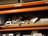 Volledige inhoud rek sanitaire koppelstukken - afbeelding 21 van  43