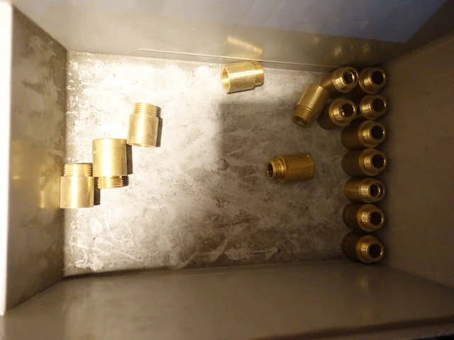 Volledige inhoud rek sanitaire koppelstukken - afbeelding 24 van  43