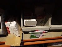 Volledige inhoud rek sanitaire koppelstukken - afbeelding 30 van  43