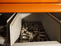 Volledige inhoud rek sanitaire koppelstukken - afbeelding 23 van  43