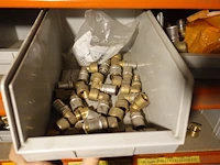 Volledige inhoud rek sanitaire koppelstukken - afbeelding 41 van  43