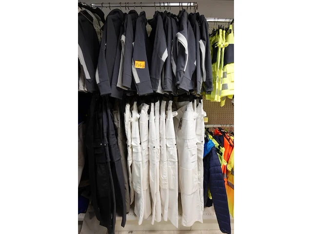 Volledige inhoud rek textiel - afbeelding 3 van  4