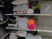 Volledige inhoud rek textiel - afbeelding 2 van  7