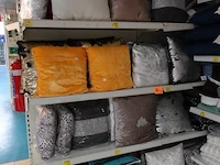 Volledige inhoud rek textiel - afbeelding 3 van  7