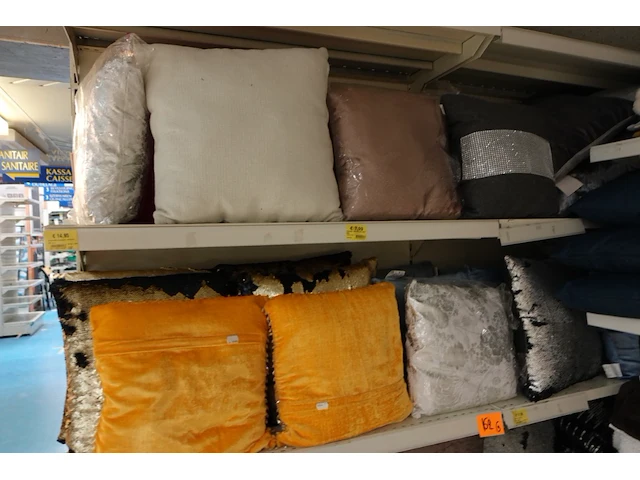 Volledige inhoud rek textiel - afbeelding 4 van  7