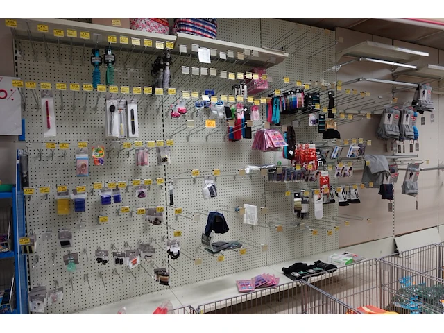 Volledige inhoud rek textiel - afbeelding 1 van  8