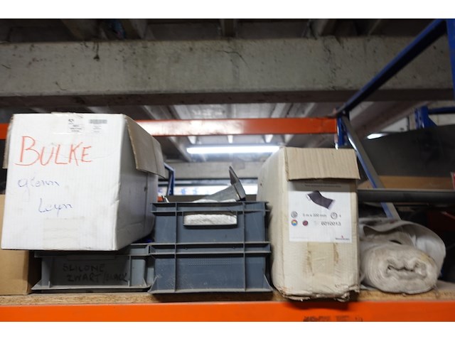 Volledige inhoud rek toebehoren dakwerken - afbeelding 3 van  19