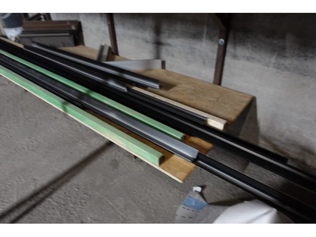 Volledige inhoud rek toebehoren dakwerken - afbeelding 11 van  19