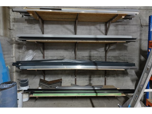 Volledige inhoud rek toebehoren dakwerken - afbeelding 13 van  19