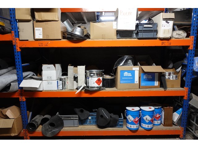 Volledige inhoud rek toebehoren dakwerken - afbeelding 15 van  19