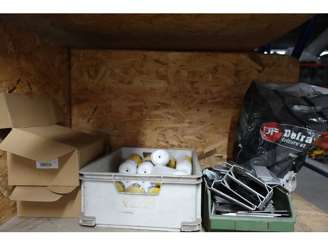 Volledige inhoud rek toebehoren dakwerken - afbeelding 16 van  19