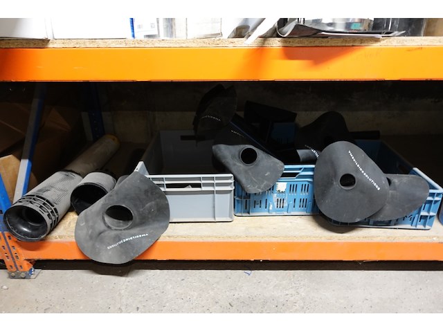 Volledige inhoud rek toebehoren dakwerken - afbeelding 18 van  19