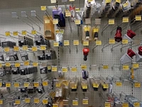 Volledige inhoud rek toebehoren elektriciteit - afbeelding 4 van  15