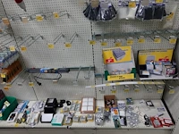 Volledige inhoud rek toebehoren elektriciteit - afbeelding 7 van  15