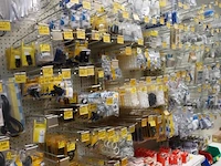 Volledige inhoud rek toebehoren elektriciteit - afbeelding 13 van  15