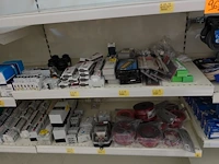 Volledige inhoud rek toebehoren elektriciteit - afbeelding 3 van  11