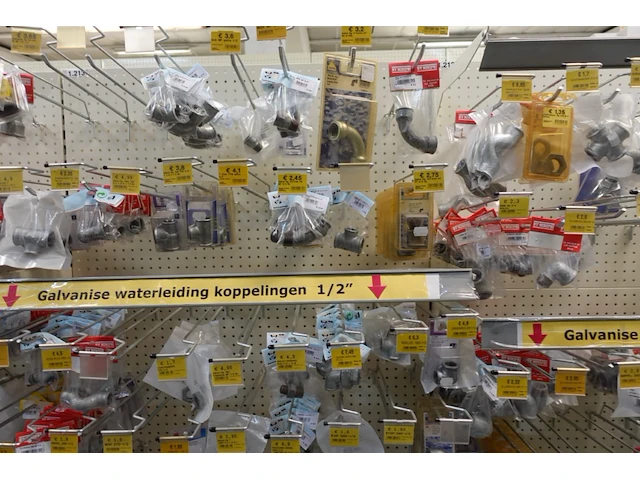 Volledige inhoud rek toebehoren sanitair - afbeelding 8 van  10