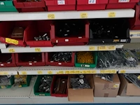 Volledige inhoud rek toebehoren schrikdraad - afbeelding 6 van  9
