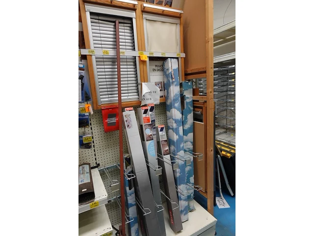 Volledige inhoud rek toebehoren velux - afbeelding 1 van  3