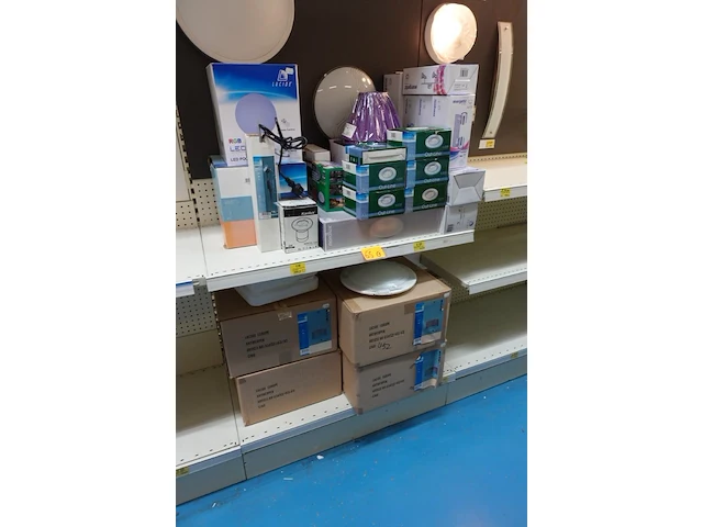 Volledige inhoud rek verlichting - afbeelding 1 van  5