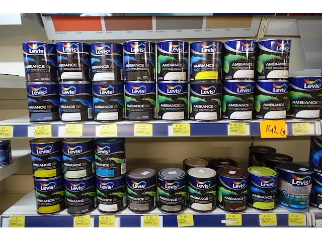 Volledige inhoud rek verven levis - afbeelding 2 van  7