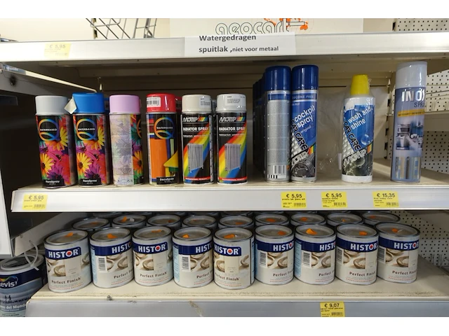 Volledige inhoud rek verven levis/histor - afbeelding 3 van  5