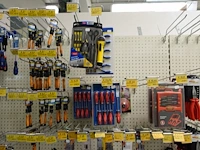 Volledige inhoud rek werkmateriaal - afbeelding 5 van  7