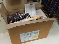 Volledige inhoud rek werkmateriaal - afbeelding 4 van  7