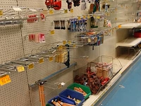 Volledige inhoud rek werkmateriaal - afbeelding 1 van  5