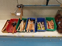 Volledige inhoud rek werkmateriaal - afbeelding 4 van  5