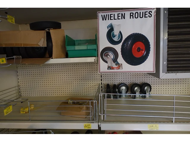 Volledige inhoud rek wielen - afbeelding 5 van  8