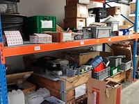 Volledige inhoud rek - afbeelding 1 van  23