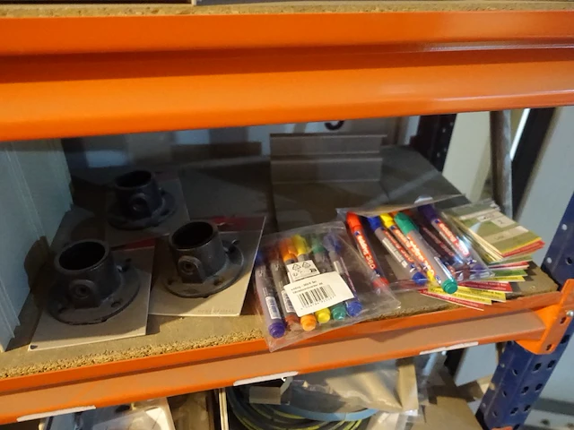 Volledige inhoud rek - afbeelding 14 van  32
