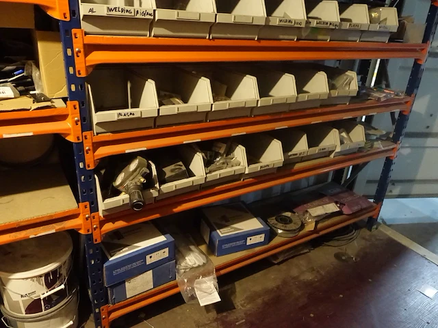 Volledige inhoud rek - afbeelding 23 van  32