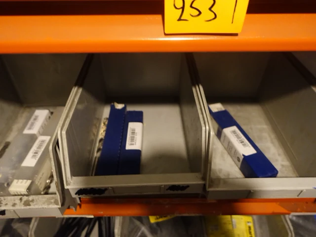 Volledige inhoud rek - afbeelding 9 van  50