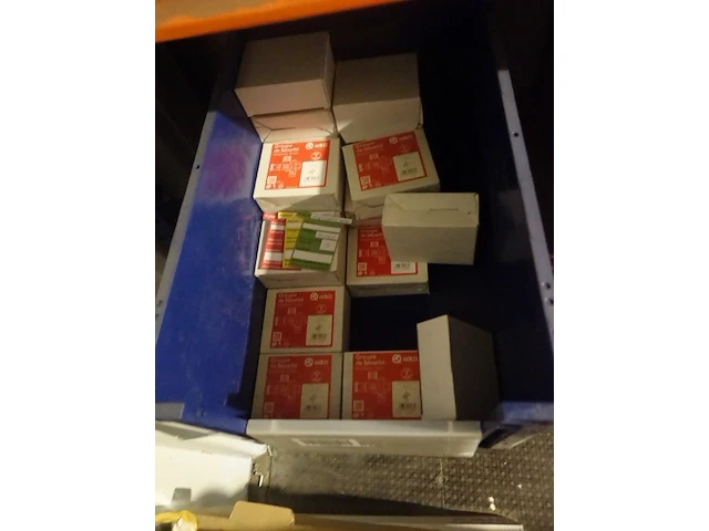 Volledige inhoud rek - afbeelding 8 van  20