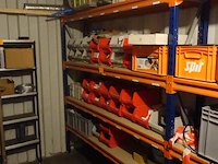 Volledige inhoud rek - afbeelding 1 van  17