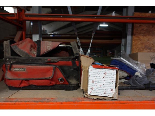 Volledige inhoud rek - afbeelding 18 van  19