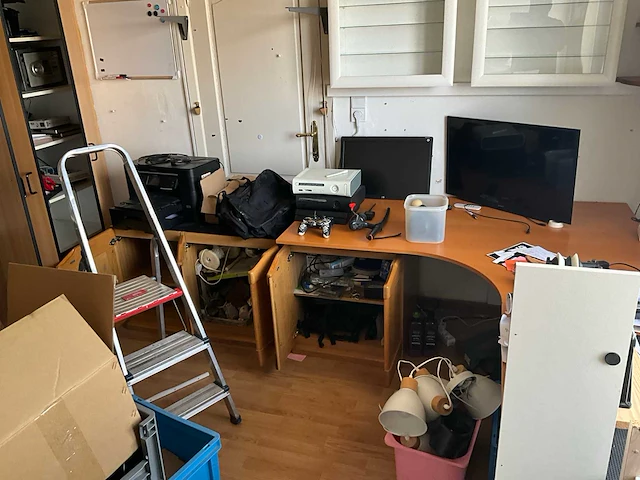 Volledige inhoud van kantoorruimte - afbeelding 1 van  21