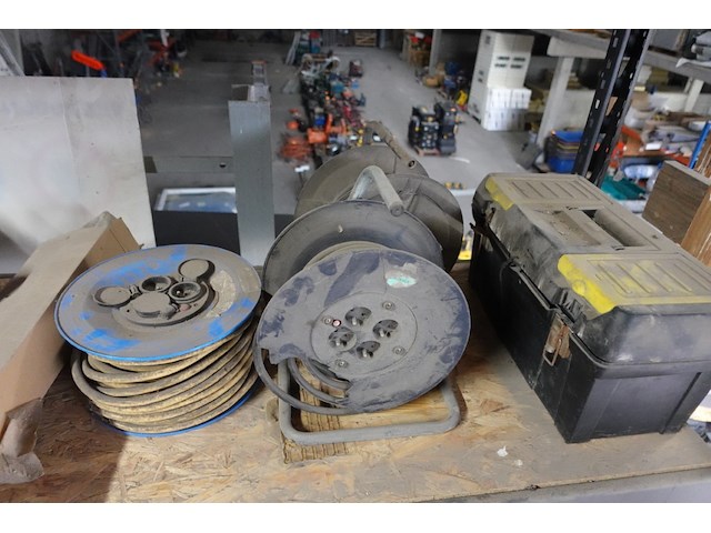 Volledige inhoud zolderverdiep - afbeelding 25 van  31