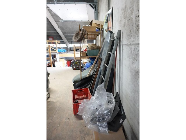 Volledige inhoud zolderverdiep - afbeelding 23 van  31