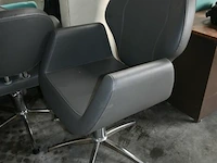 Volledige inrichting kapsalon - afbeelding 3 van  24
