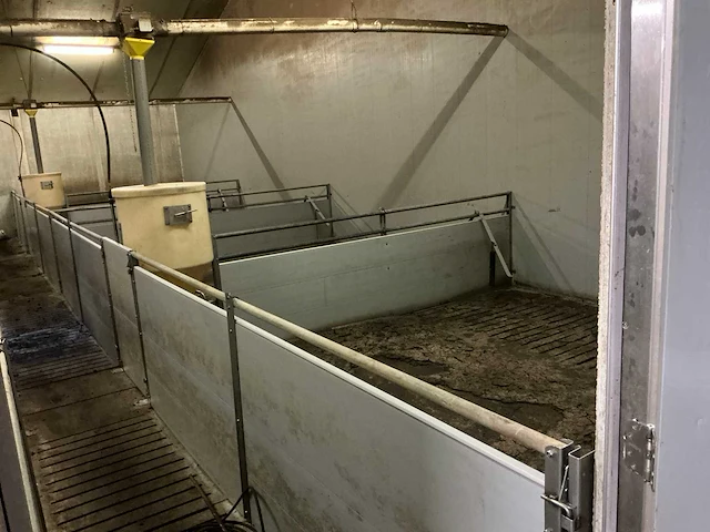 Volledige stalinrichting vleesvarkens - afbeelding 1 van  11