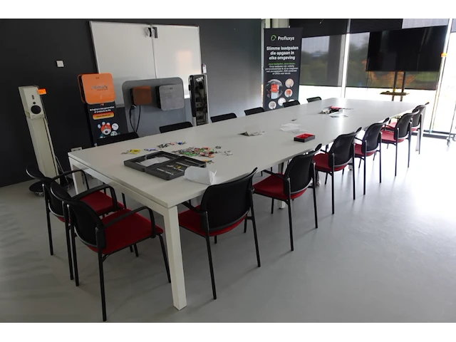 Volledige vergaderruimte - afbeelding 1 van  12