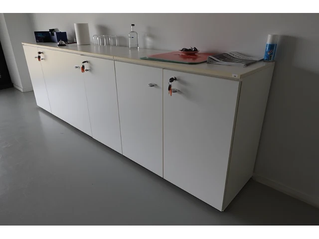 Volledige vergaderruimte - afbeelding 10 van  12