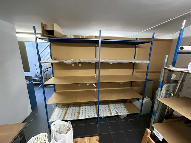 Volledige winkelinrichting en uitrusting terre blue antwerpen - afbeelding 98 van  124