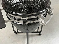 Volt! kamado bbq 22 inch houtskoolbarbecue, ø59 cm, luxe afwerking - afbeelding 12 van  16
