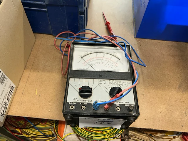 Voltmeter kyoritsu - afbeelding 1 van  4