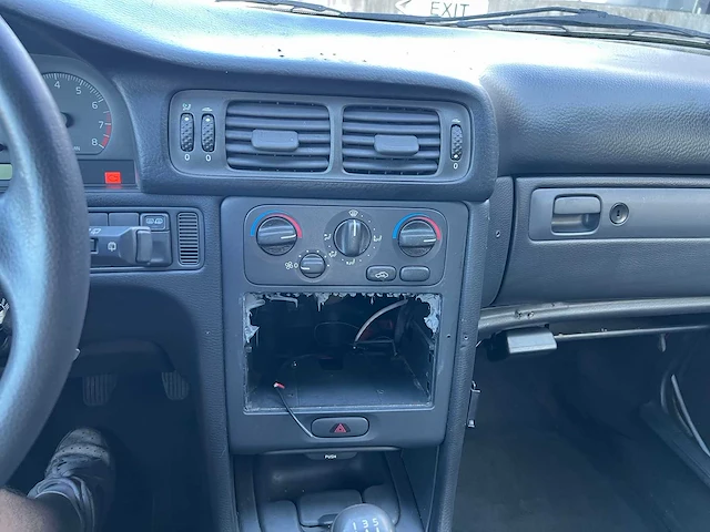 Volvo - 1999 - v70 - mug voertuig - personenauto - afbeelding 19 van  33
